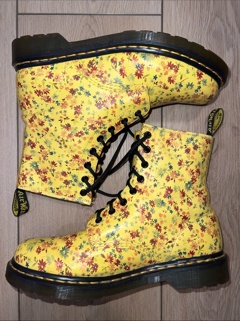 Dr. Martens Yellow Floral Lace-Up Boots with Black Laces - Picture 5 of 16
